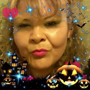 Meet your Posher, Yolanda